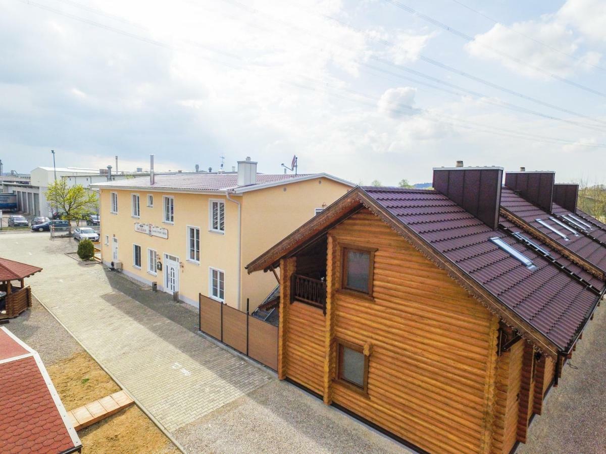 Drei Baeren Inn Aichach Esterno foto
