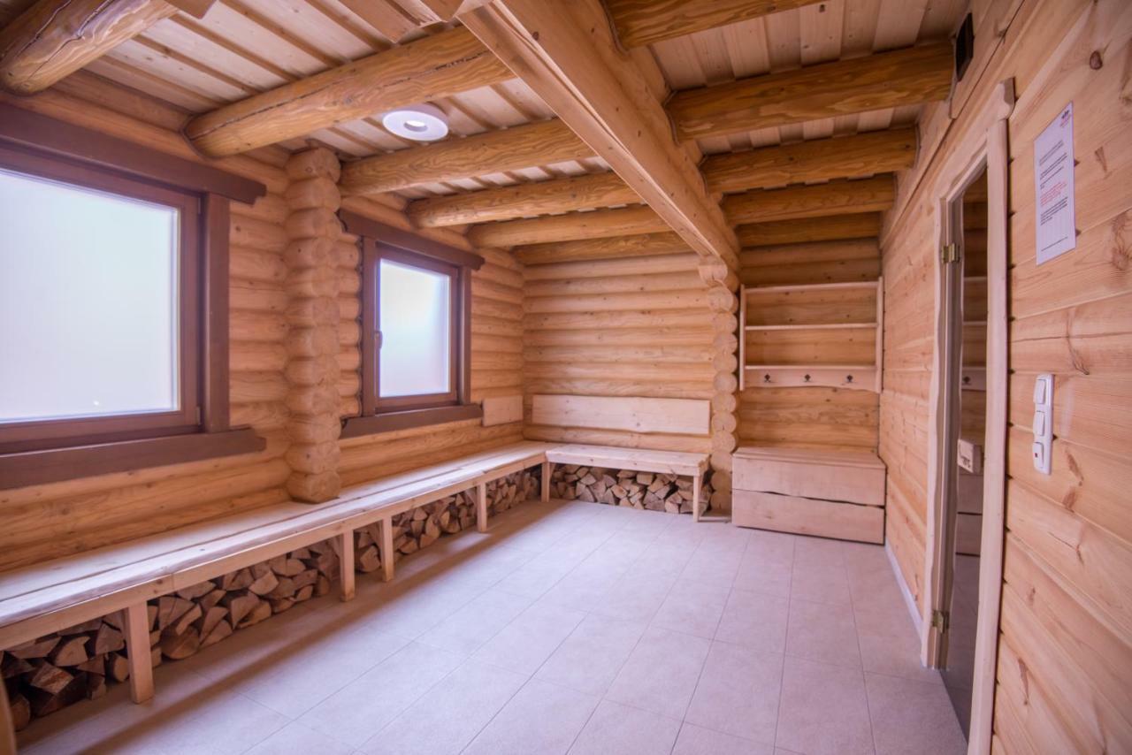 Drei Baeren Inn Aichach Esterno foto